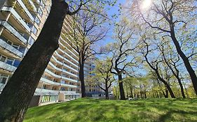 Stylish Apartment With Parking & Spacious Balcony